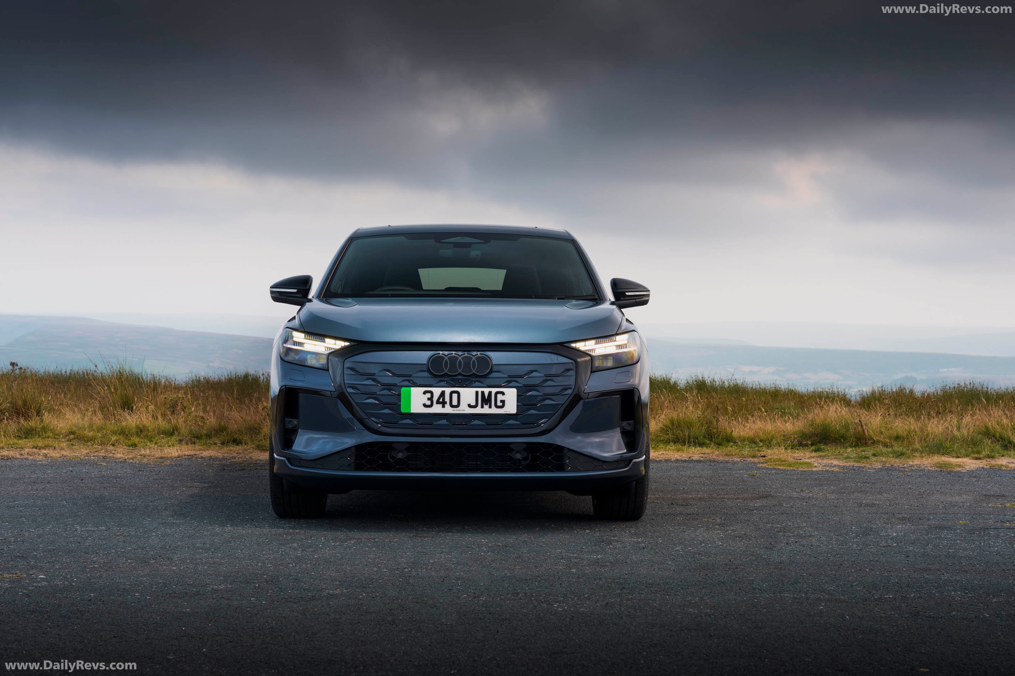 Image of Q4 e-tron Sportback F4 UK Version